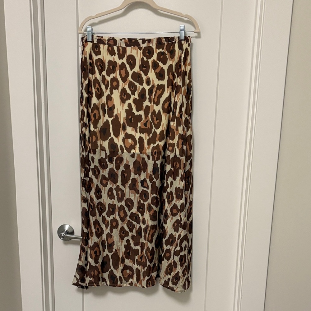 Elegant Leopard Print Maxi Skirt
